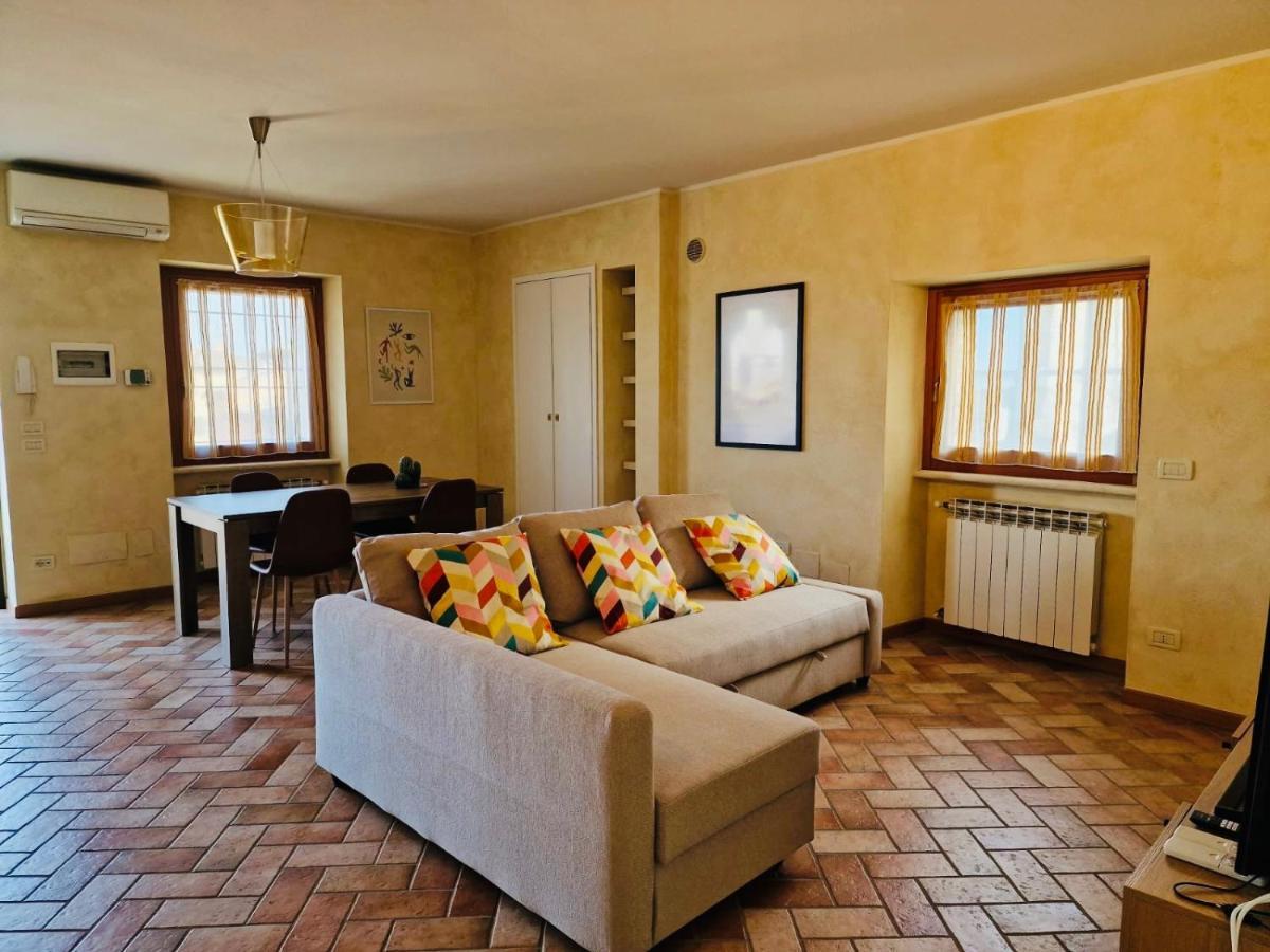 Thomas' Castle Apartment Поцоленго Екстериор снимка